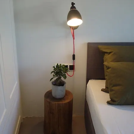 Eva 's Paradise Pefkari