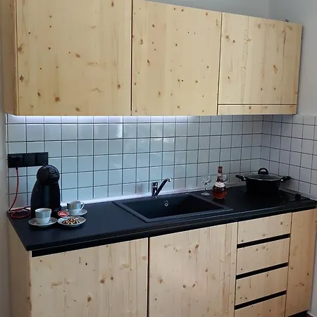 Eva 's Paradise Pefkari