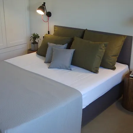 Eva 's Paradise Пефкари