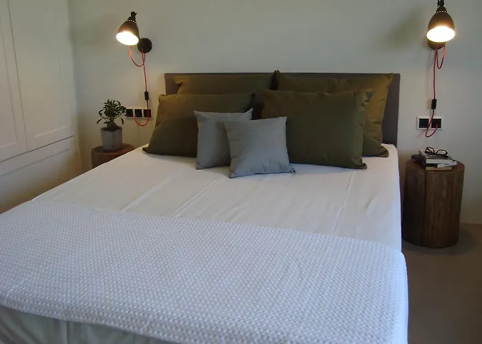 Eva 's Paradise Pefkari